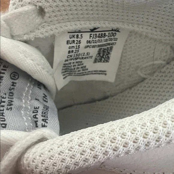 Nike Air Force 1 Kids' White Athletic Shoes size 9C - Picture 6 of 6